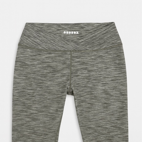 ODODOS Women's Tan/Brown Patterned Size Small Cross Waist Capri Leggings - Picture 2 of 2